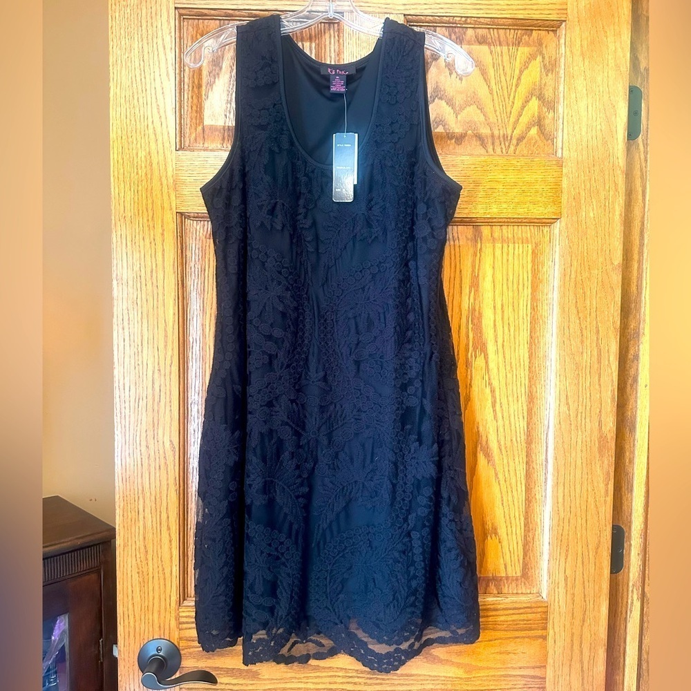 Black Lace A-Line Dress - Sleeveless Elegant Design